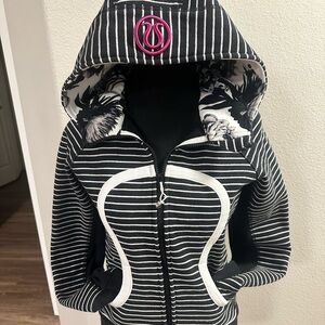 LULULEMON athletica Black and White Striped scuba Hooded Jacket